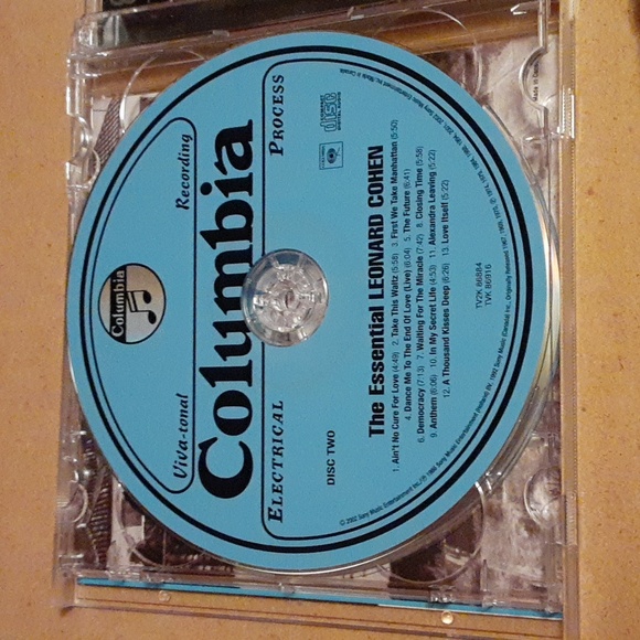 Leonard Cohen CDs X 2 - Picture 9 of 9
